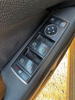 Mercedes Benz E200 - pěkný stav, po velkém servisu - 16