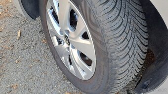 Citroën Grand C4 Picasso 1.6 HDI NAVI 7 míst - 16