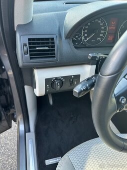 Mercedes-Benz A150, rok 2009, benzín, automat 1.5 benzín - 16