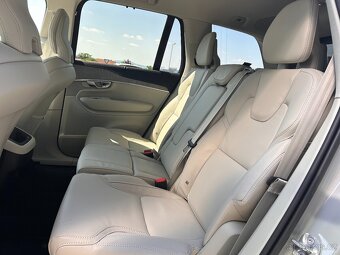 Prodám Volvo XC90 B5 AWD PLUS Bright 7míst - 16