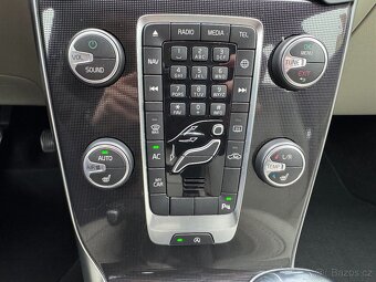 Volvo V40 D3 110kW Cross Country - 16