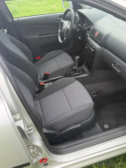 Škoda Octavia 1.9TDI 96KW 1 majitel,tazne,klima aut.COC list - 16