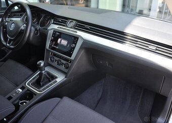 Volkswagen Passat 2.0TDi COMFORTLINE NAVI ČR 1M - 16