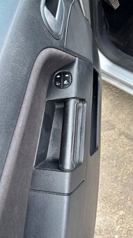 Ford Fusion 1.4i 59kW, benzín, r.v. 2008, najeto 106 085 km - 16