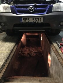 MAZDA TRIBUTE - 16