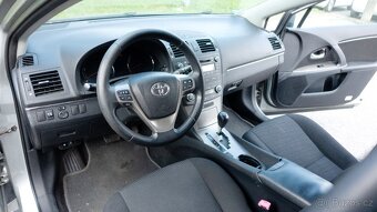 Toyota Avensis 1.8 VVTi benzín, 108kW, Combi, 2010 - 16
