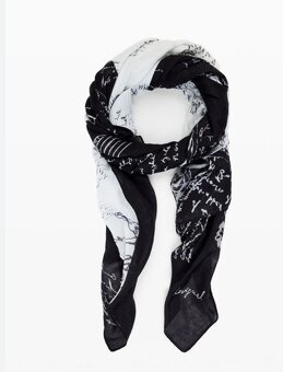 Desigual nový značkový šátek Signature černo bílý - 16