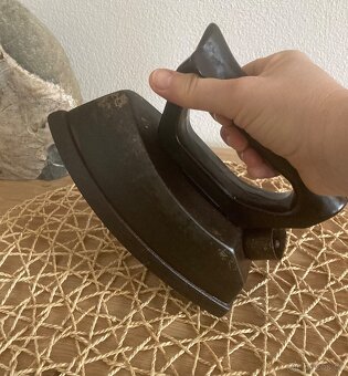 Starožitná žehlička - 16