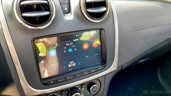 Málo jetá  velice zachovalá Dacia Sandero 16V-motor 4 válec. - 16
