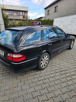 Mercedes w211 E500 4matic 5G tronic v kombíku - 16