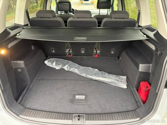 VW Touran 2.0TDi r.v.2020 manuál 110kw panorama el. tažné - 16