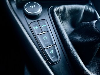 Ford Focus 1.5 EcoBoost,150PS,NOVÝ MOTOR, rok 10/2017 - 16