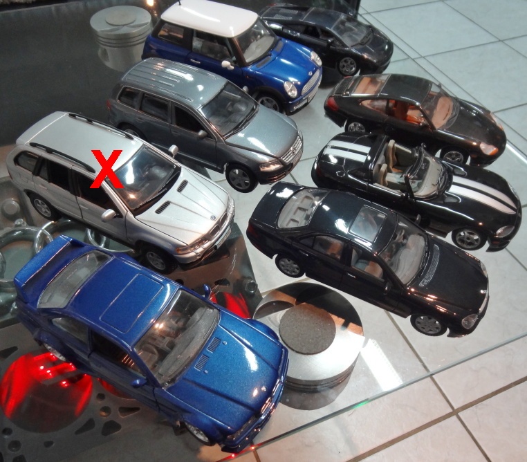 modely aut, jeřábu, WRC - 17