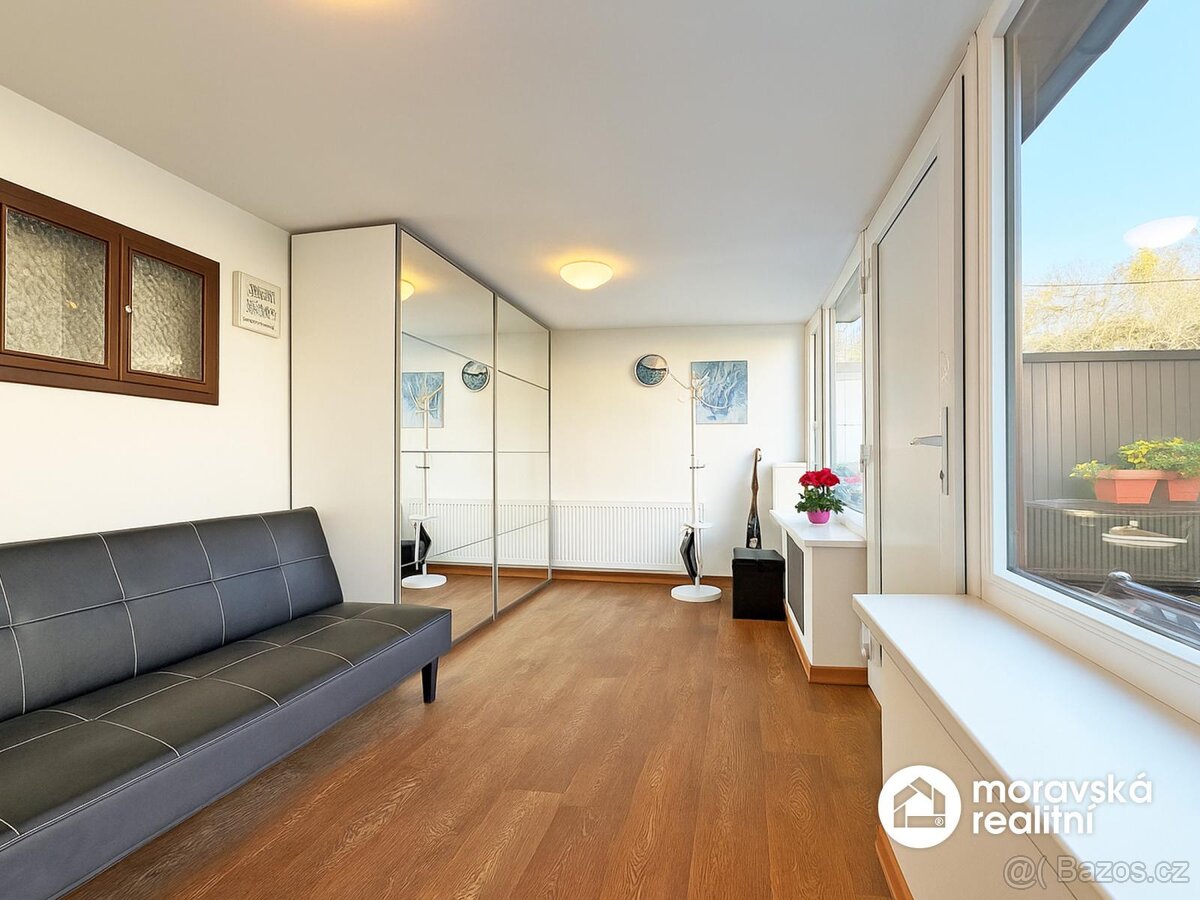 Prodej rodinného domu 3+1 + příslušenství v klidné části Mir - 17