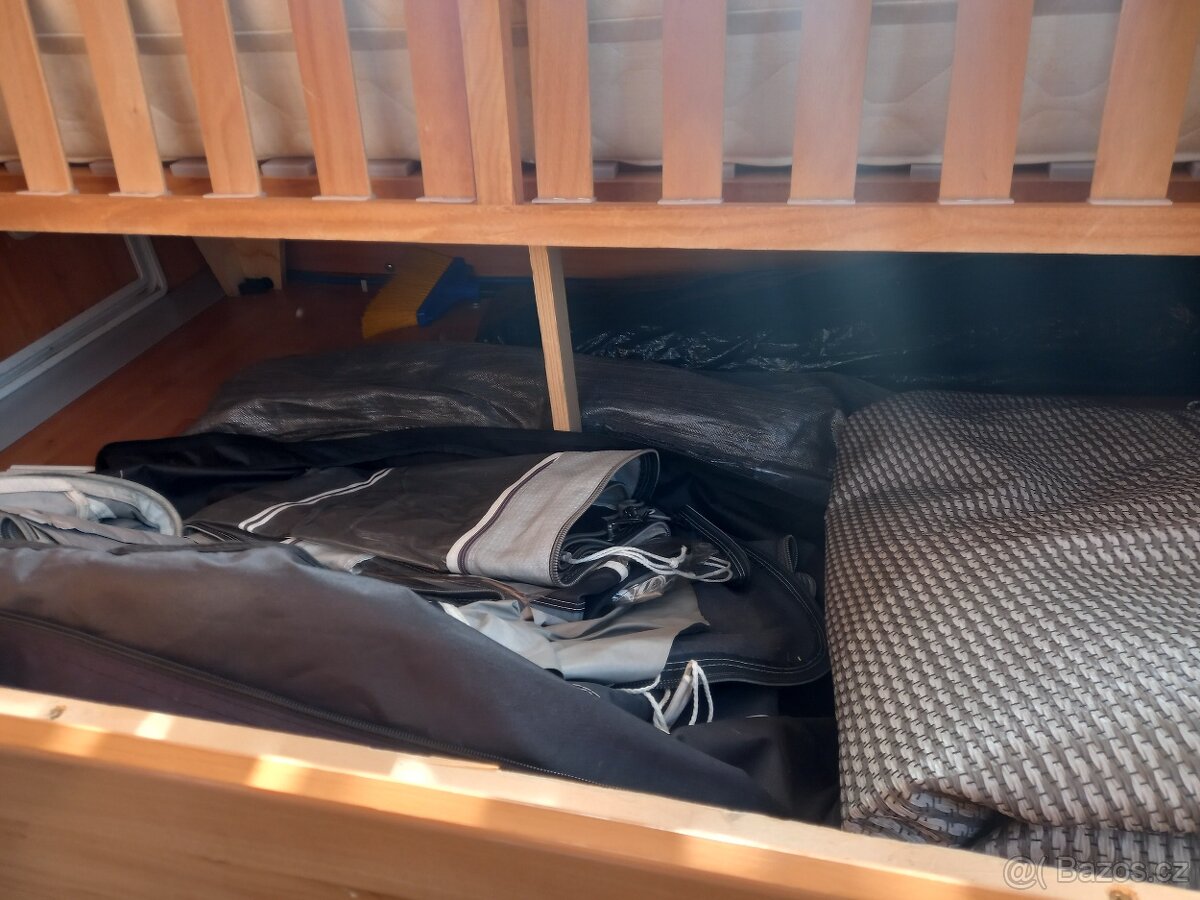 Prodám karavan ADRIA adora 552 PK,r.v 2006,váha 1125/1400/15 - 17