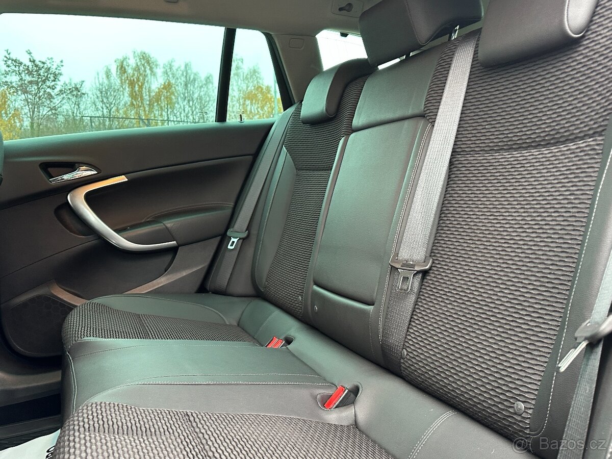 Opel Insignia Sports Tourer 2015 - 17