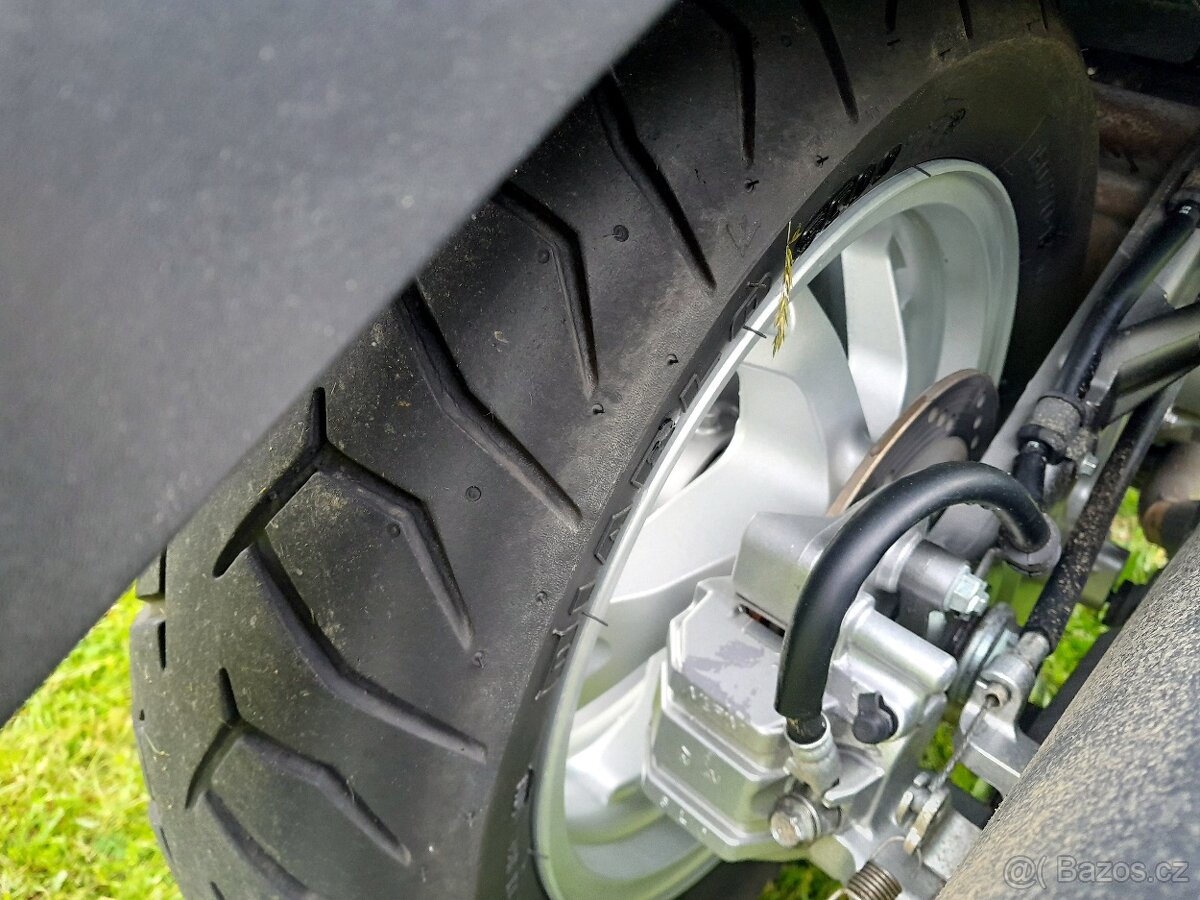 Suzuki Burgman 400i - 17