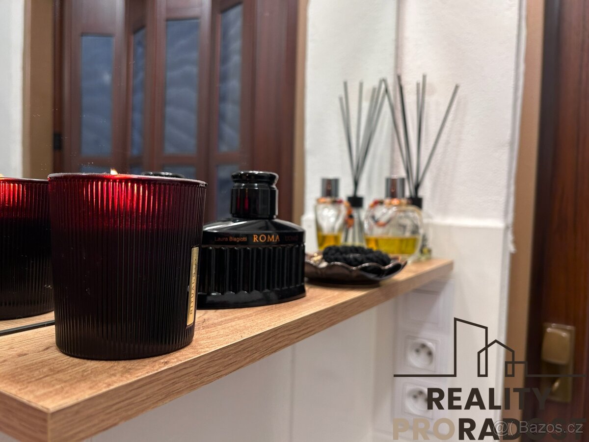 Rodinný dům 7+kk, který má styl, srdce i garáž – Kuchařovice - 17