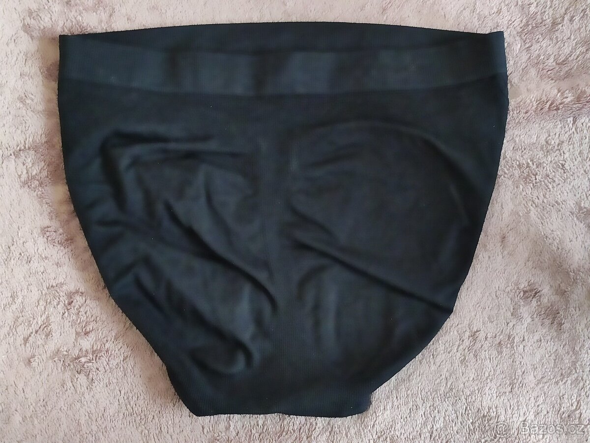 Kalhotky M - L kus 30,- - 17