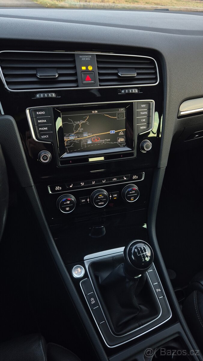 Volkswagen Golf 7 2.0 TDI Bi-Xenon, Keyless, Kůže 1.Majitel - 17