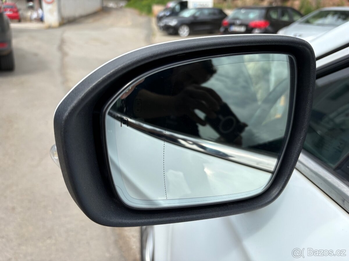 Ford Mondeo kombi 2,0TDCi,110kW automat 2018 - 17