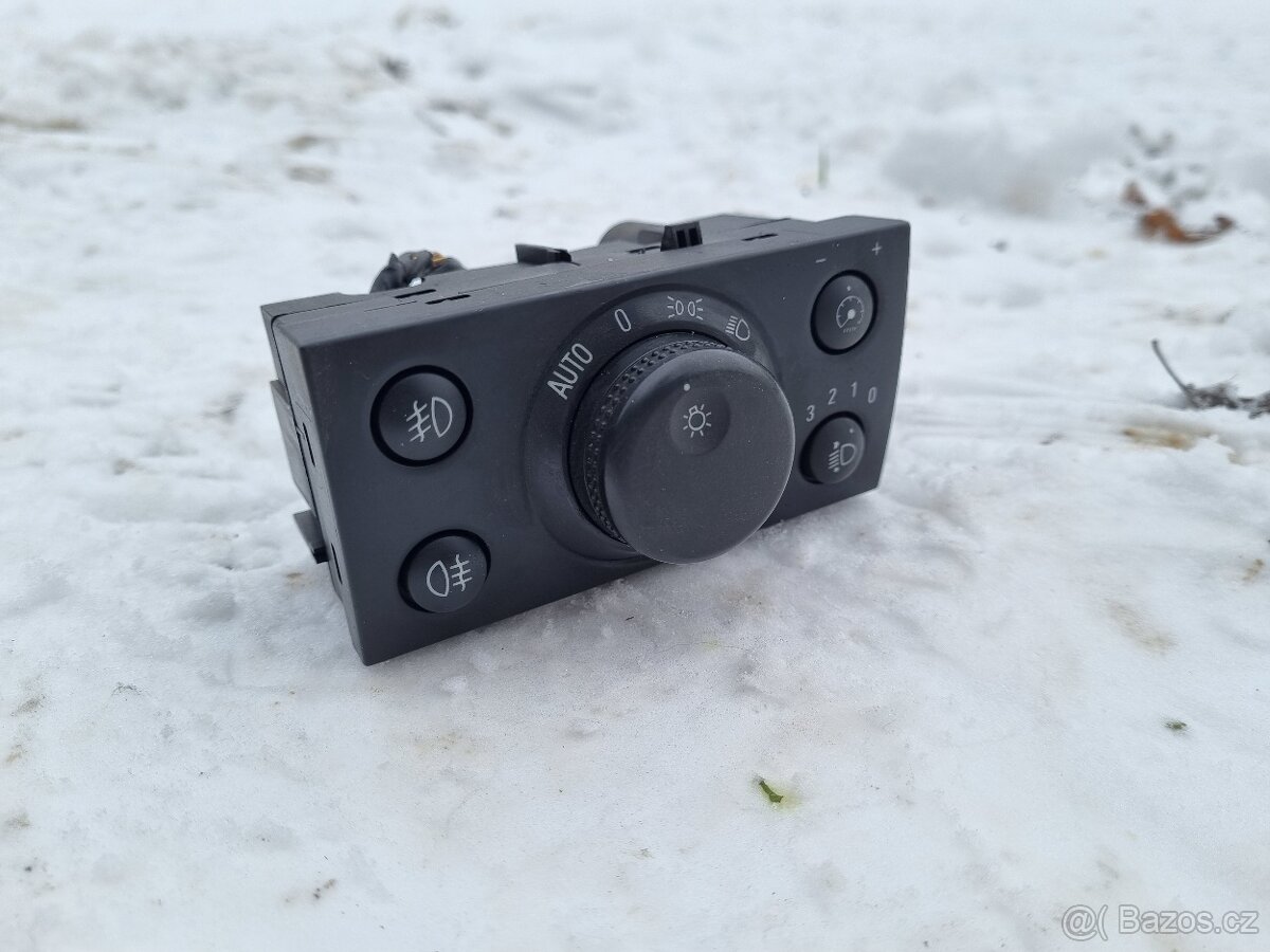 Opel Vectra C facelift kombi - náhradní díly - 17