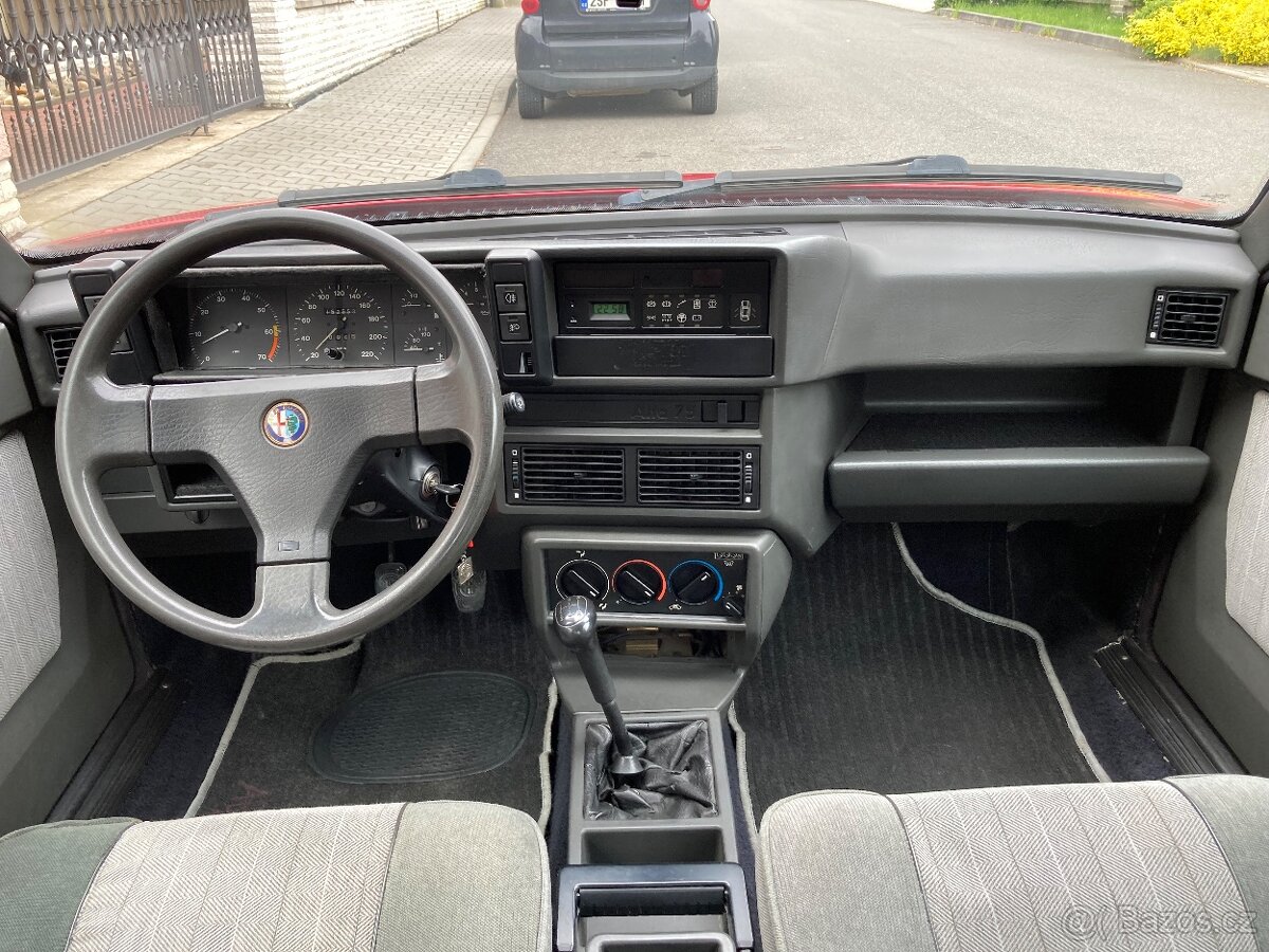 Alfa Romeo 75 1,6 i.e. - 17