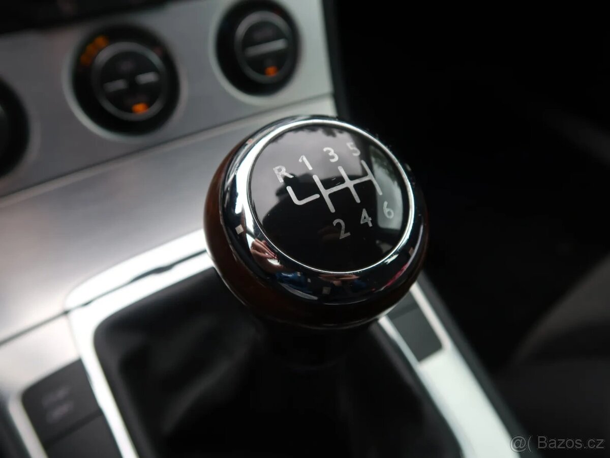 Volkswagen Passat 2007 2.0 TDI Combi - 17