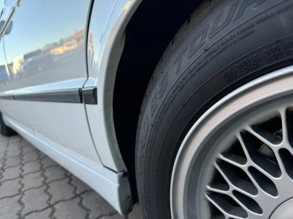 BMW Řada 5, 540i e34 - 17