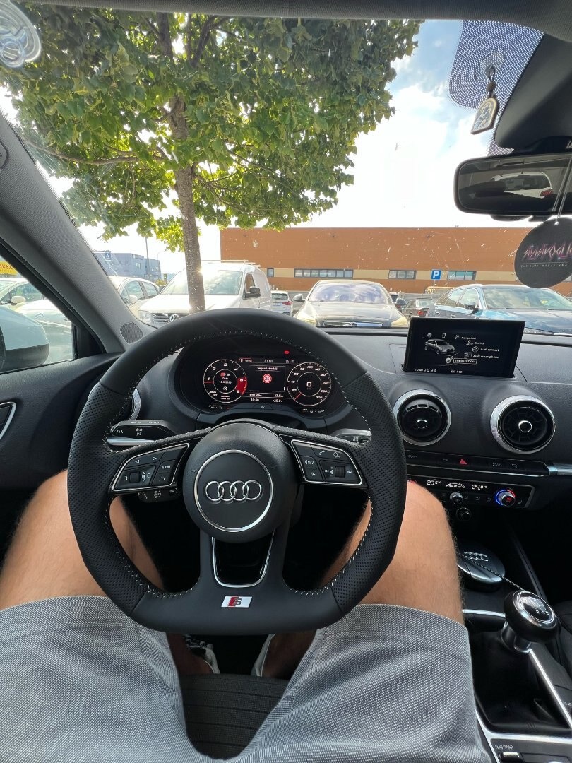 AUDI VOLANT KOZENY PERFOROVANY B9 FY - 17