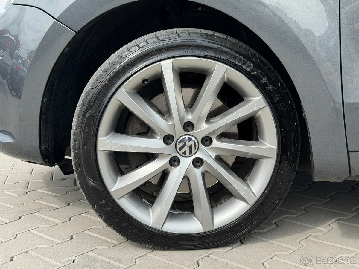 Volkswagen Sharan 2.0 TDI BMT CUP 4MOTION - 17