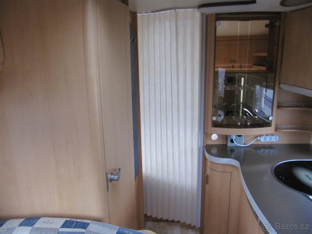 Prodám karavan Hobby 440 sf,model 2008 + mover + předstan. - 17