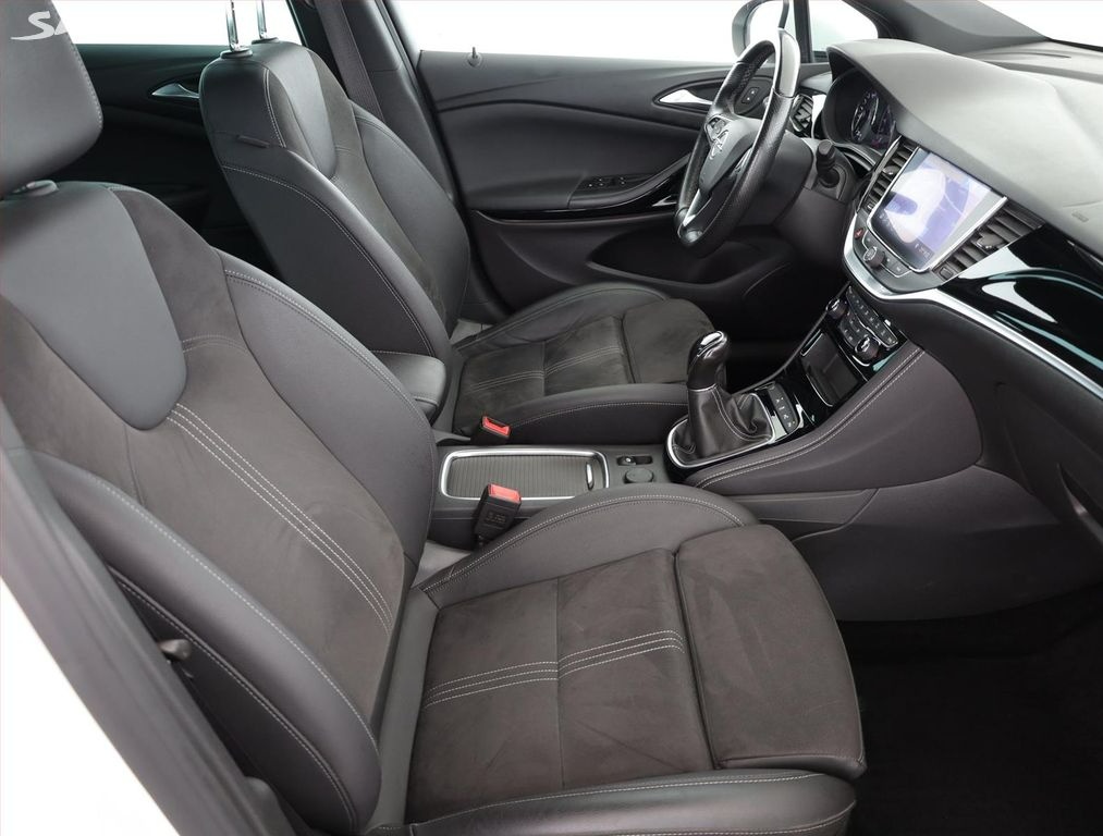 Opel Astra 2020 118 000 km - 17