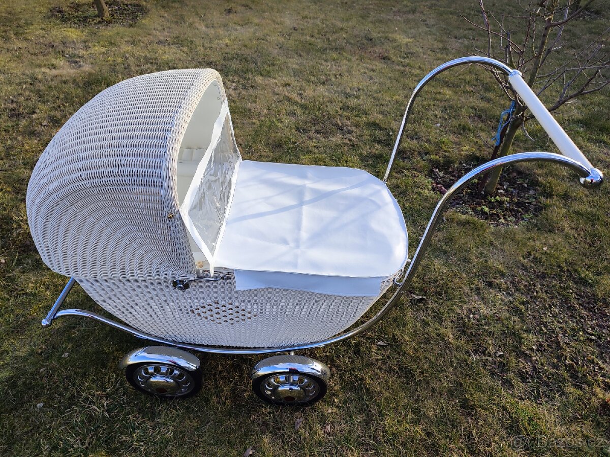 Renovovaný proutěný retro kočárek Liberta - 17