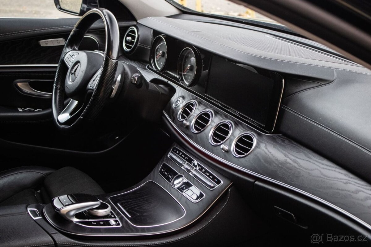 Mercedes-Benz E trieda Kombi 400 4MATIC A/T - 17