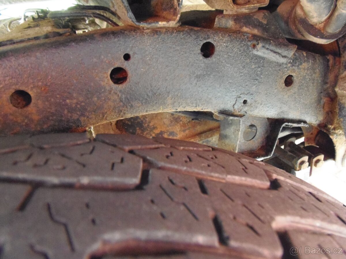 Nissan Navara 2.5 TD NP300 4x4 tažné 3T - 17