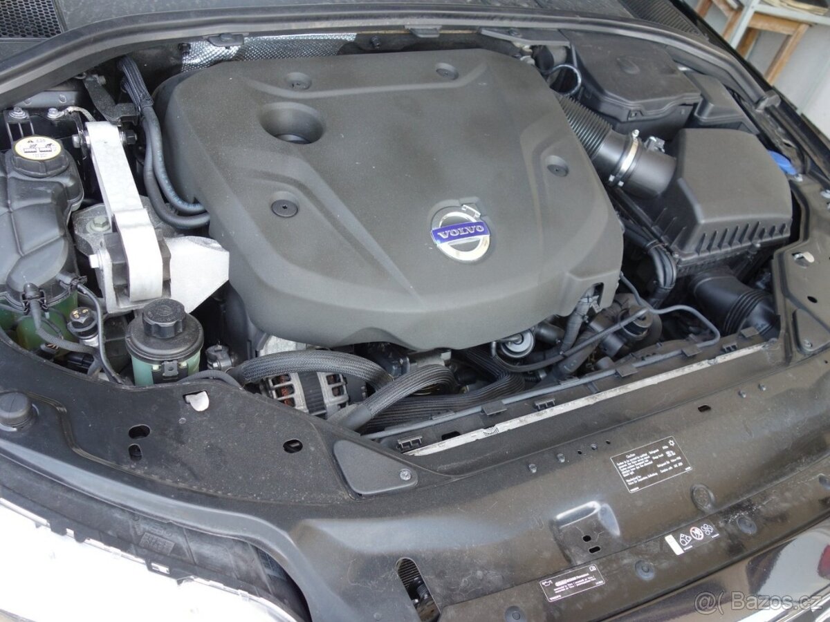VOLVO V70 2.0D4 133kW 8A DRIVE - 17