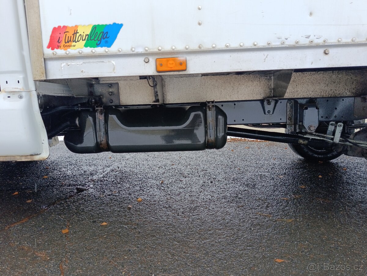 IVECO DAILY SKŘÍŇ S ČELEM 2011 - 17