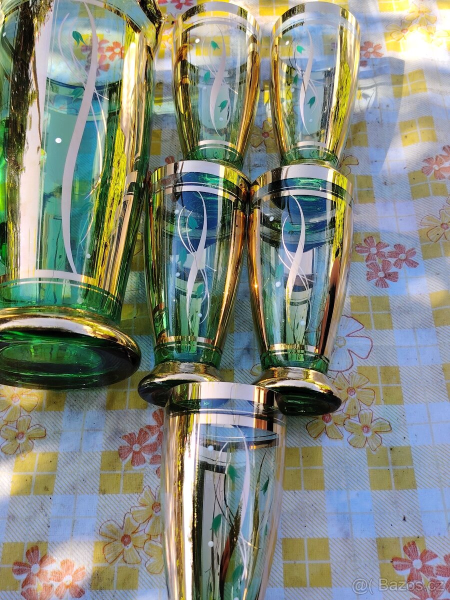 Zelený skleněný džbán a 5 skleniček - 17