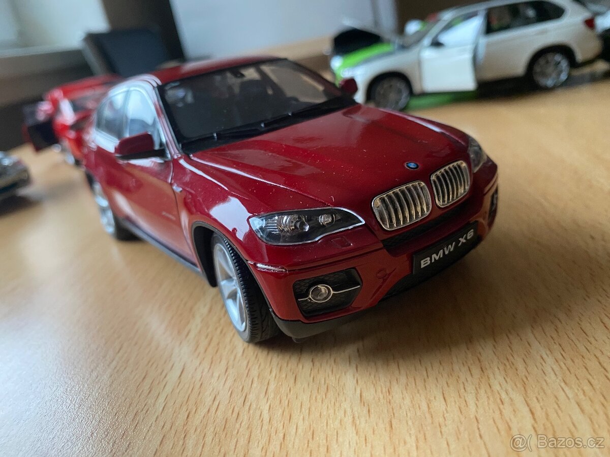 Modely bmw 1:18 + 1:24 - 17