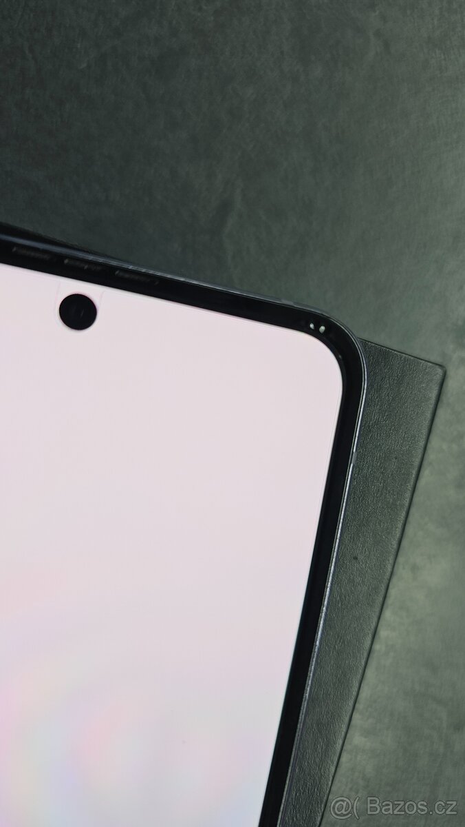 Samsung Galaxy Z Flip4 - 17