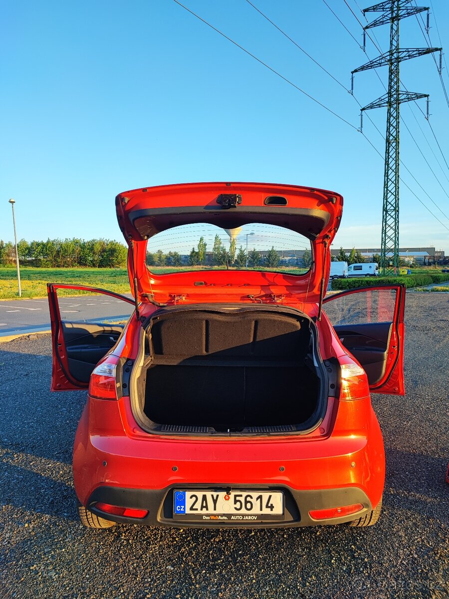 Kia Rio 2012 1.4 benzín 80 kW - 17