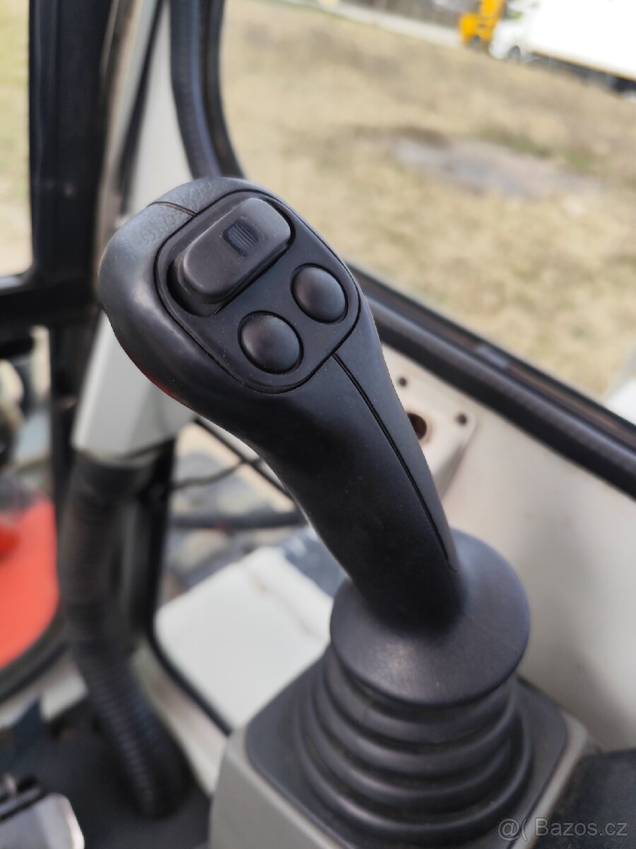 Bagr Takeuchi TB145. Váha 4800kg. - 17