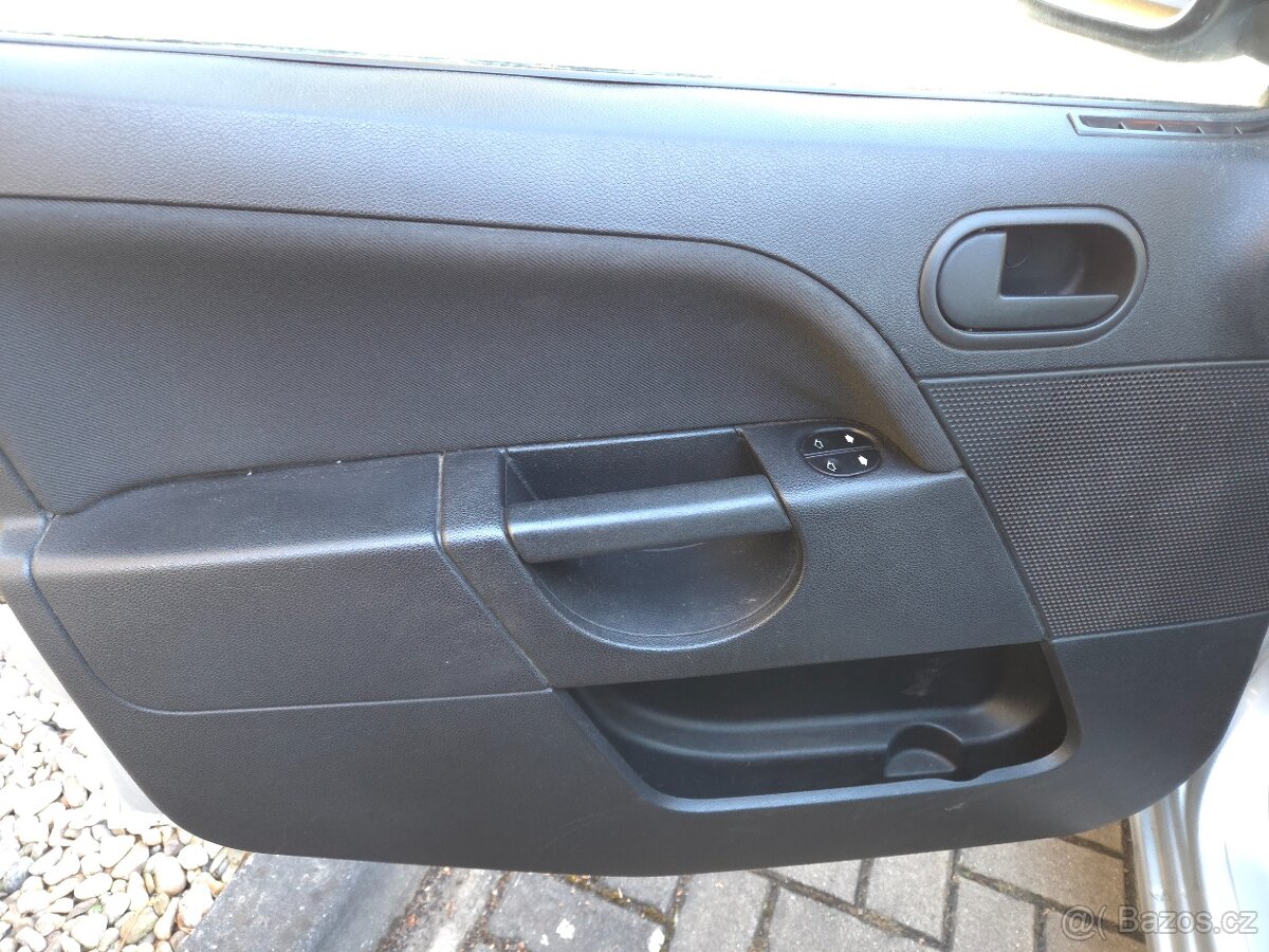 Ford Fiesta 1.3 benzín klima - 17