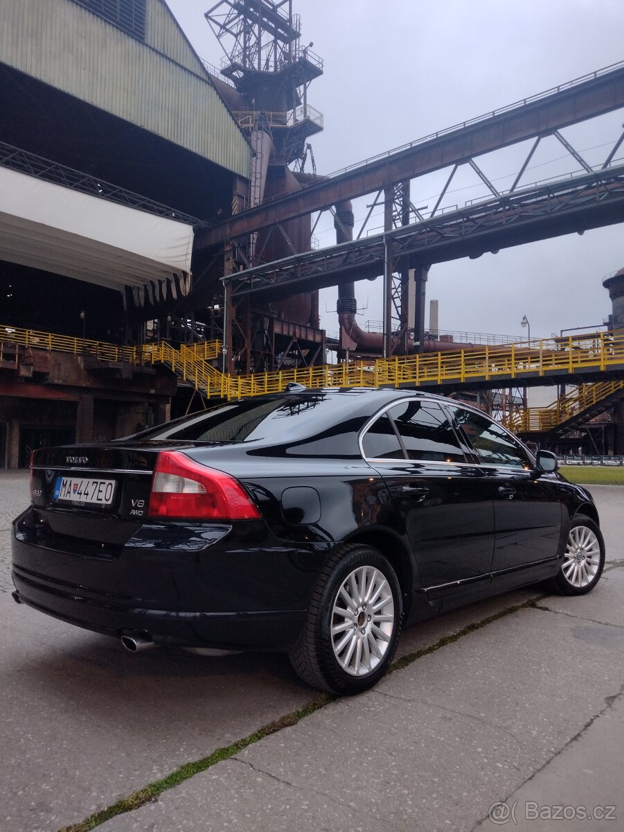 Volvo S80 V8 4.4i AWD (4x4) - 17