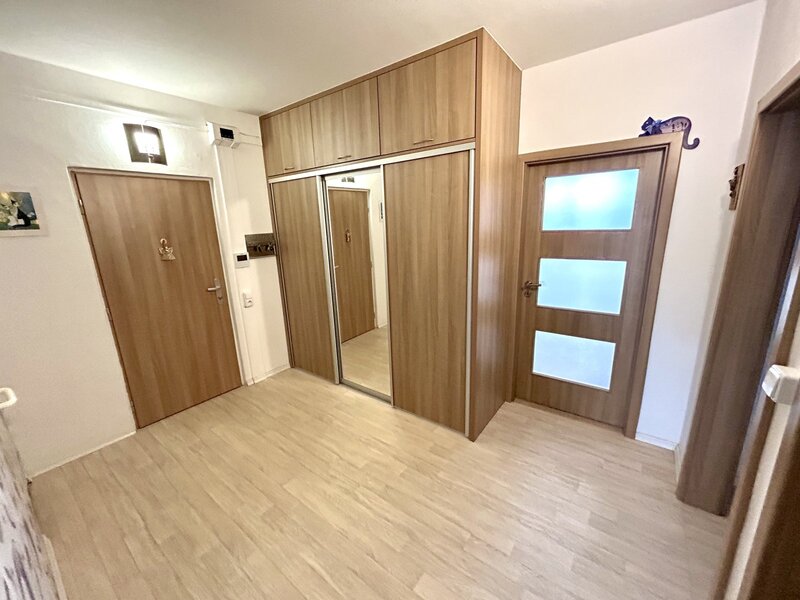 Prodej prostorného bytu 3+1 upravený na 4+1, 4x lodžie, Hrad - 17