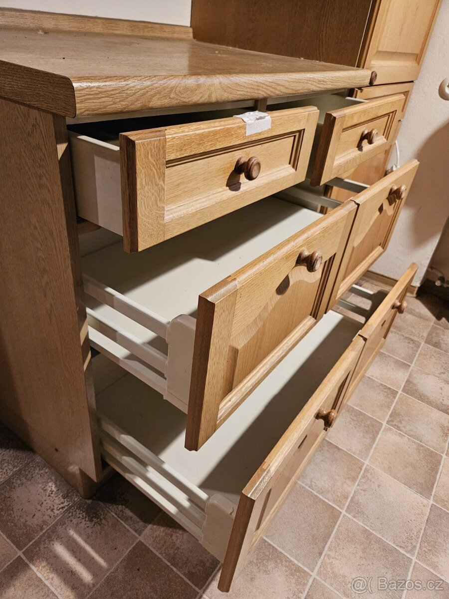 Masivní kuchyňská linka z Německa se spotřebiči - 17