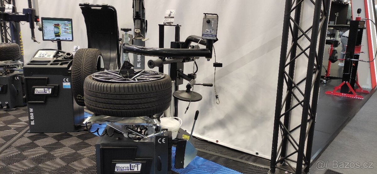 Jednosloupový mobilní zvedák 3500/2500 kg ZÁRUKA - 17