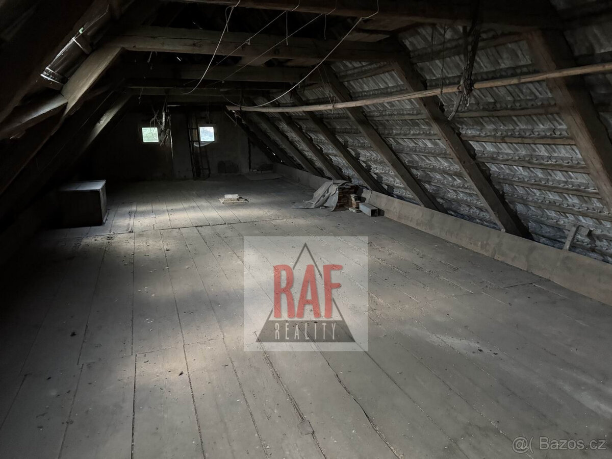 Prodej - zemědělská usedlost, stodoly, pozemky - Moravec - 17