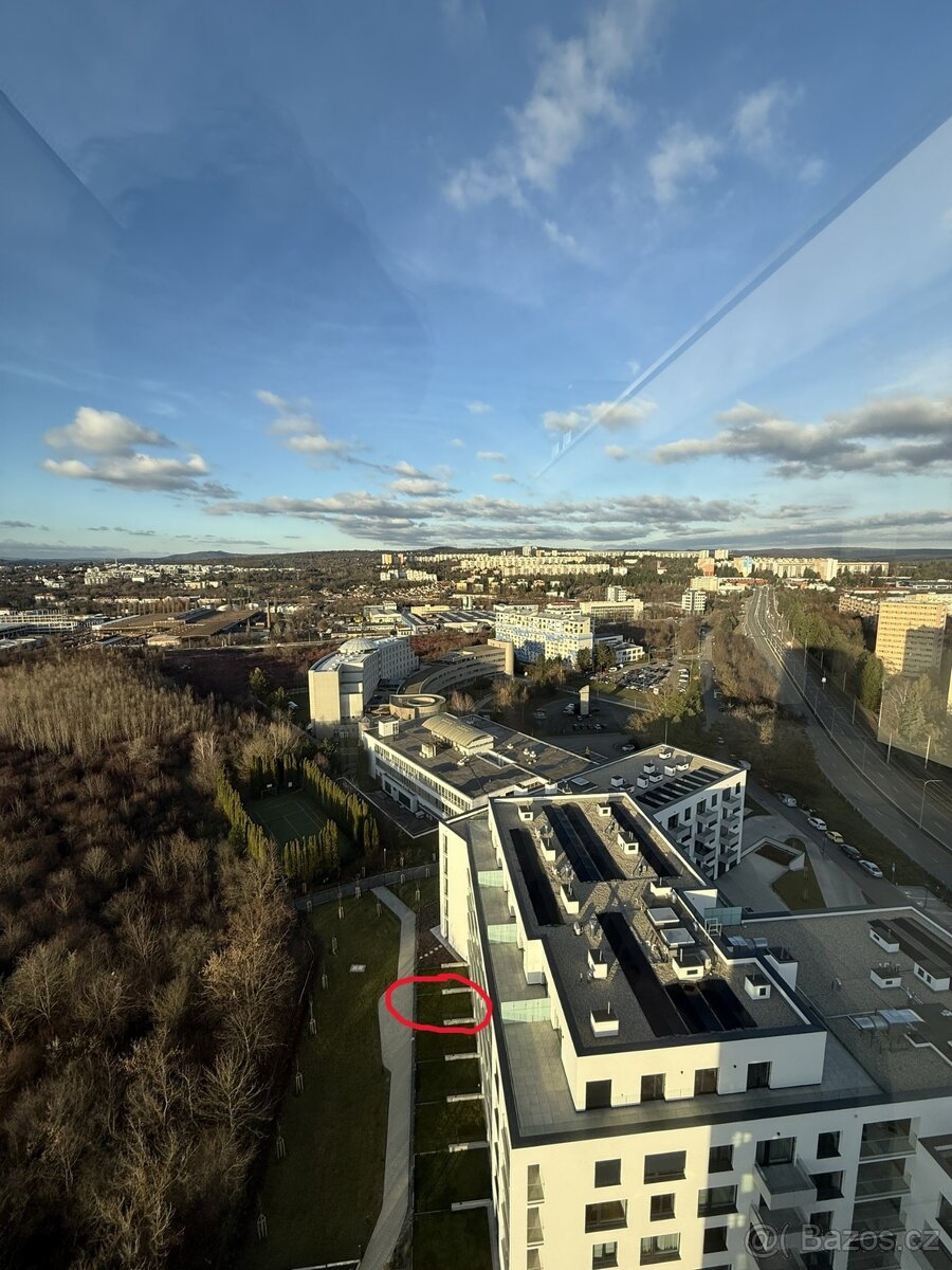 Pronájem nového bytu 1+kk se spacím koutem, terasou, zahrado - 17